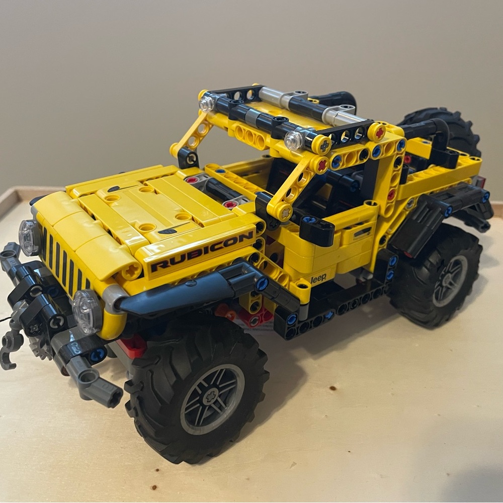 Lego TECHNIC Yellow Off-Road Jeep Fully Assembled